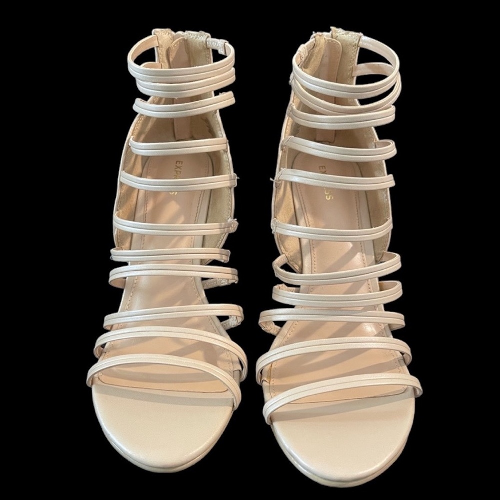 Women’s Express Cream Wedges! 👡